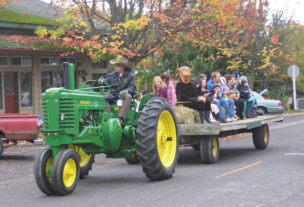 Halloween hayride in Eastsound, sponsored by Orcas Island Chamber of Commerce