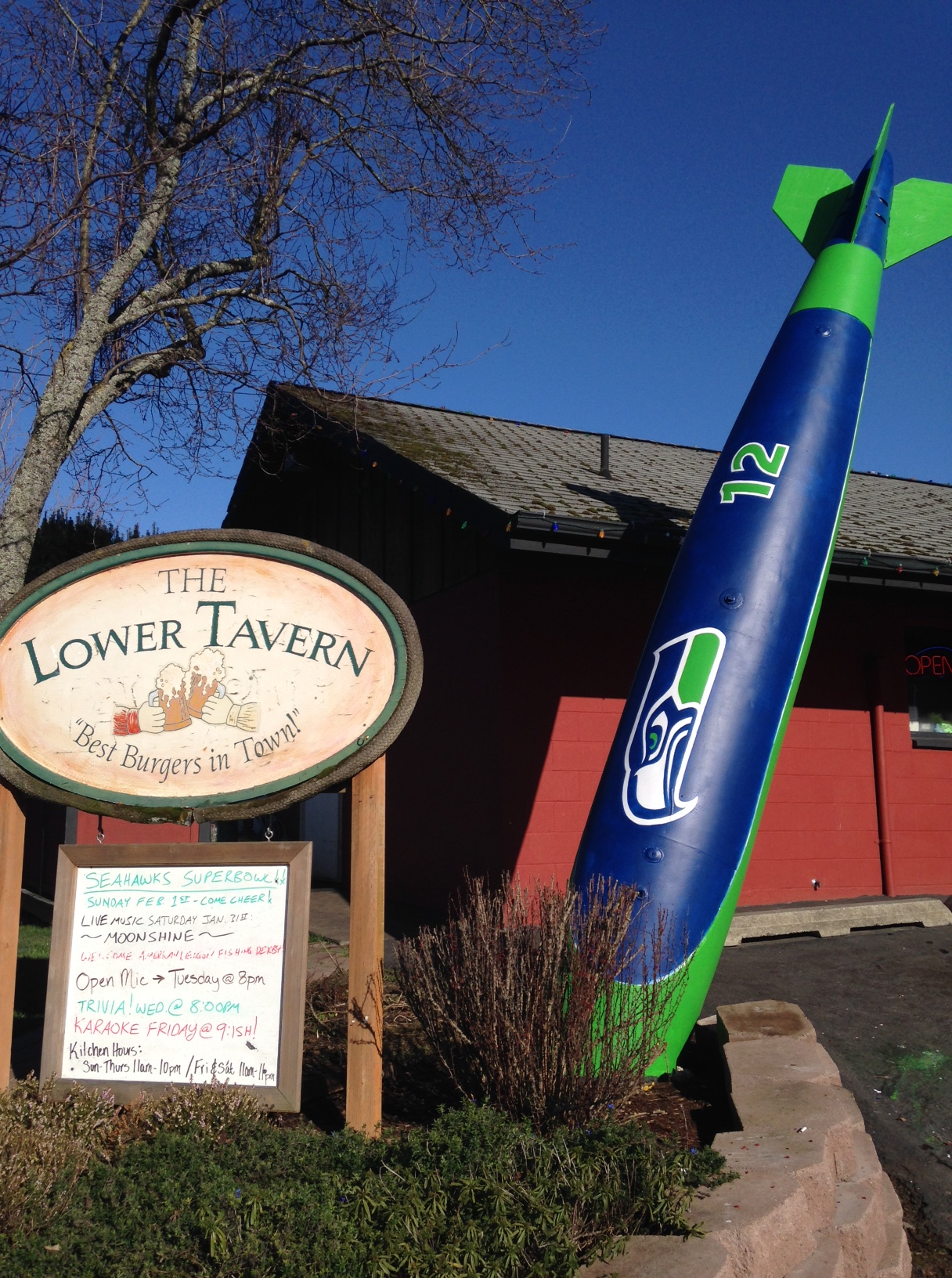 Good food, game day fun and plenty of cold beer to cheer on the Seahawks!